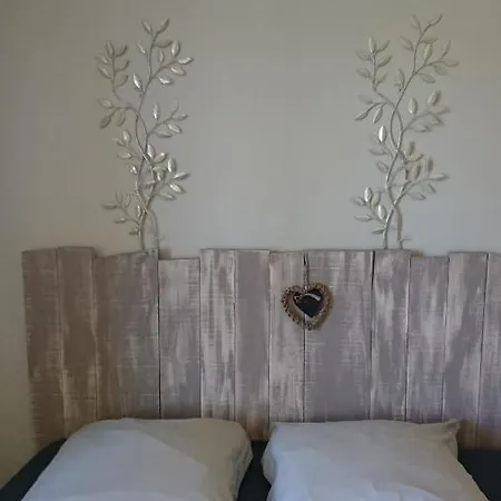 Bed & Breakfast D'hotes Les Bruyeres 4*