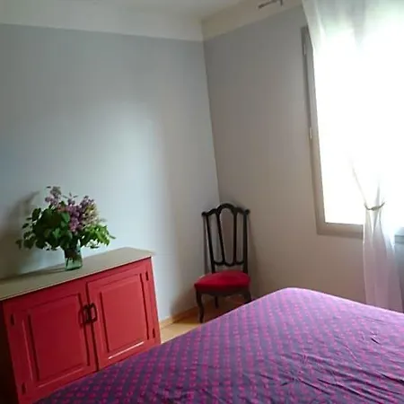 D'hotes Les Bruyeres Bed & Breakfast
